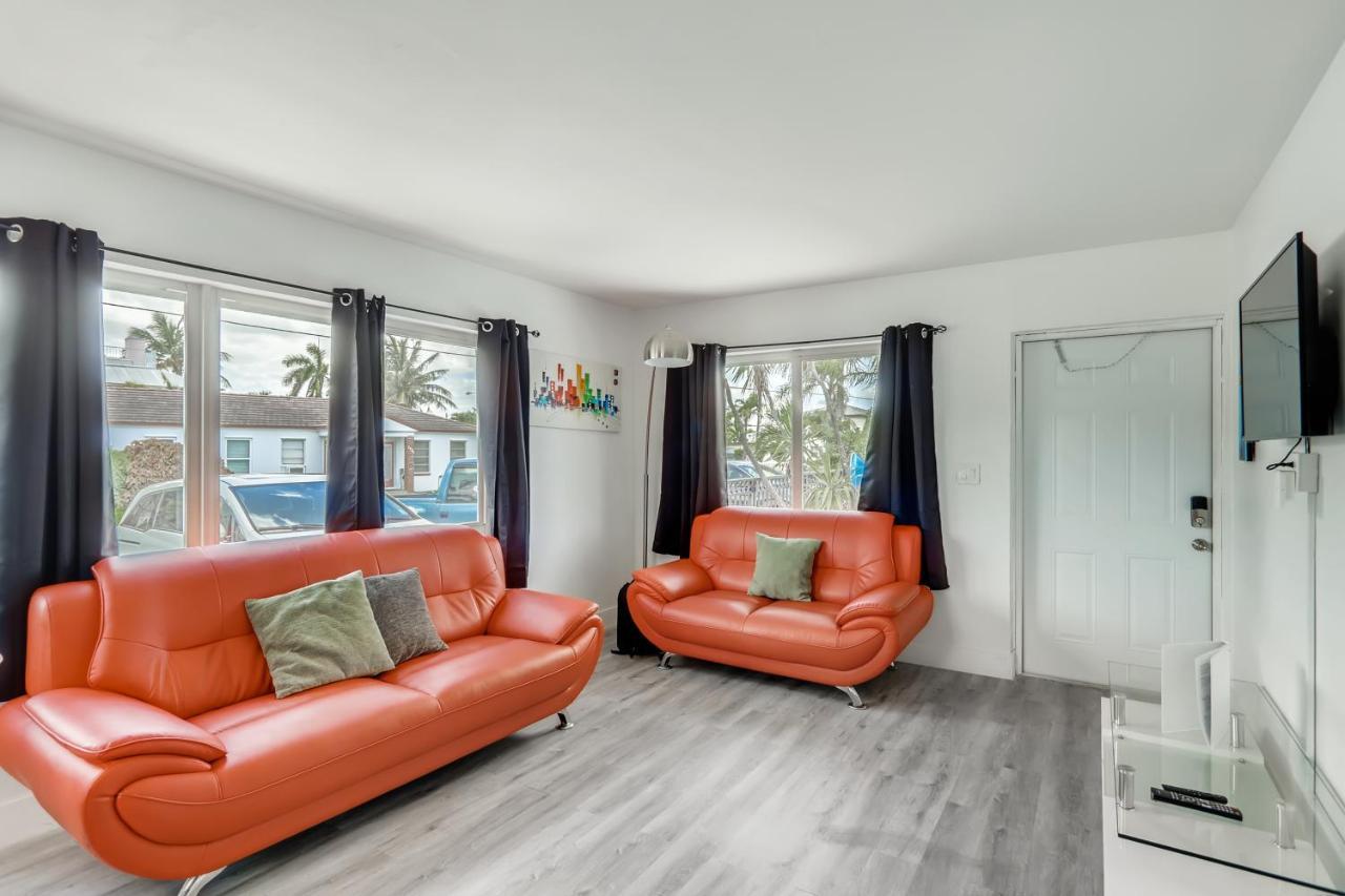 Tropical Getaway/ Stunning 2Br Gem Apartment West Palm Beach Exterior photo